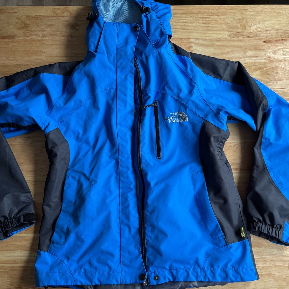 The North Face Blue and Black Raincoat Waterproof Outdoor Essential Gortex